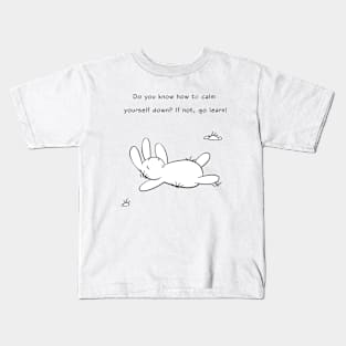 Bunny relaxing Kids T-Shirt